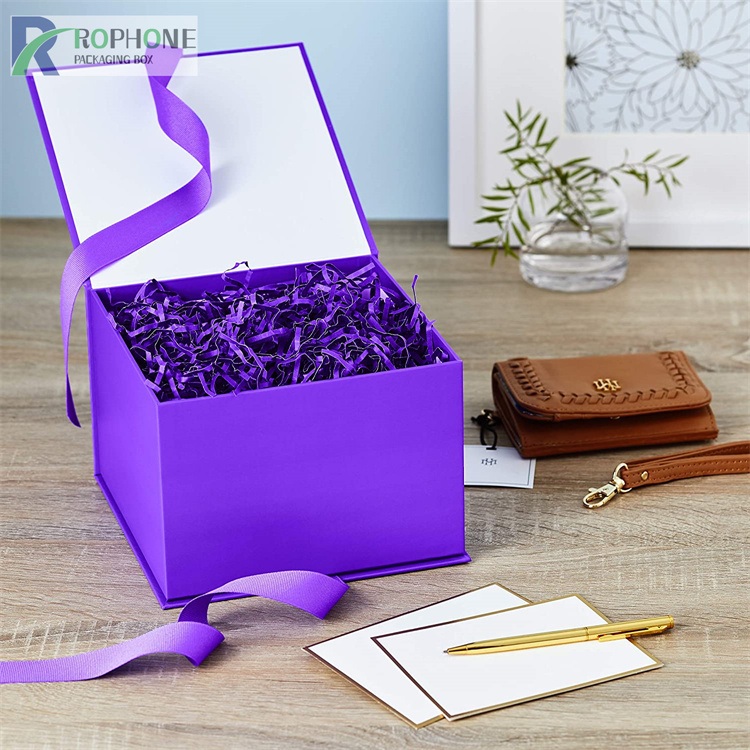 Kemasan kotak hadiah